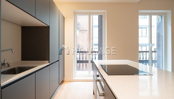 Piso de 3 habitaciones en venta en Madrid, 196 m²