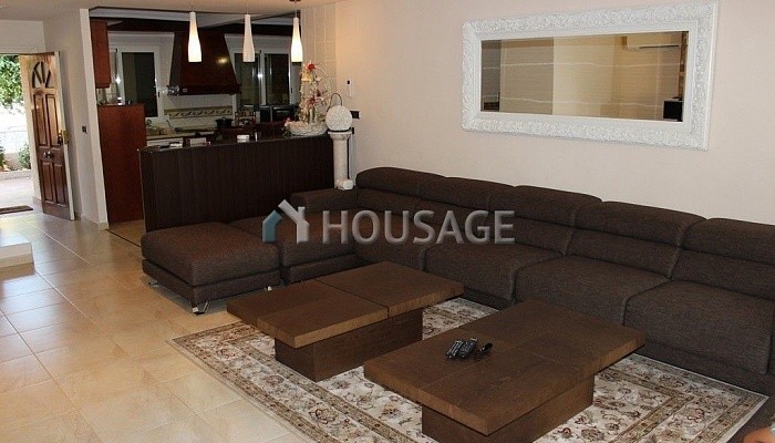 Casa de 4 habitaciones en alquiler y venta en Benidorm, 220 m²