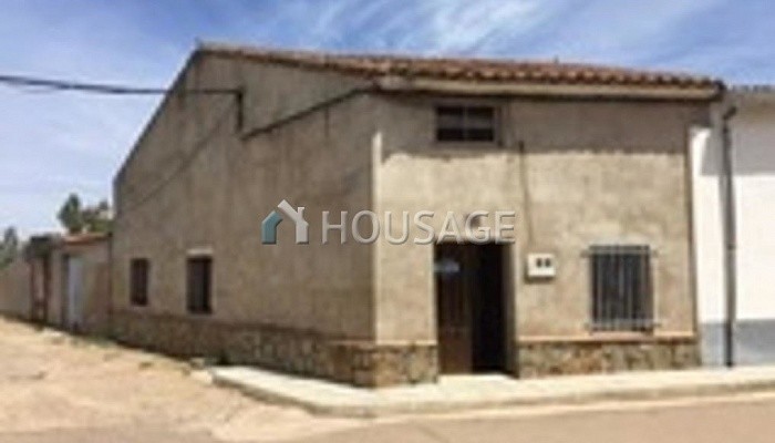 Casa de 4 habitaciones en venta en Madrigalejo, 100 m²