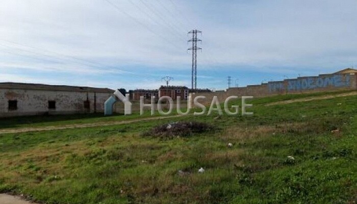 Urban Land Residential for sale for 400.000€ with 5.924m2 located in san blas street (Zamora)