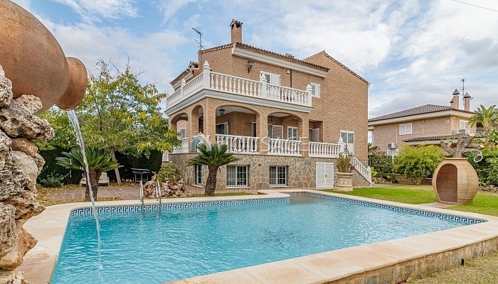 Villa en venta en Manises, 393 m²