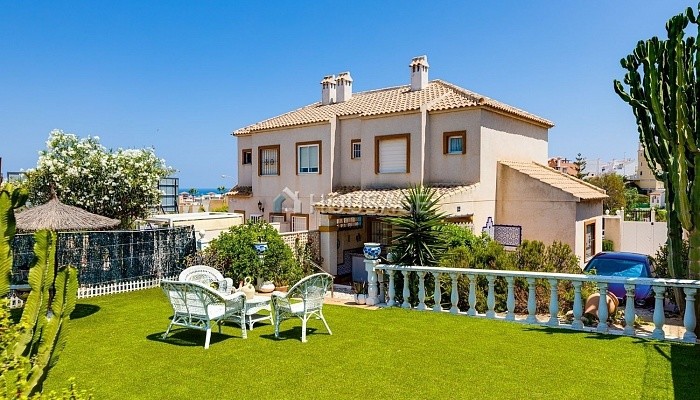 Villa en venta en Torrevieja, 66 m²