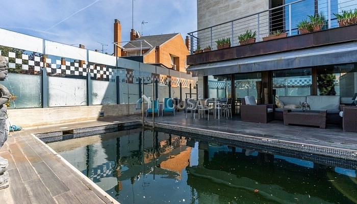 Villa en venta en Madrid, 365 m²