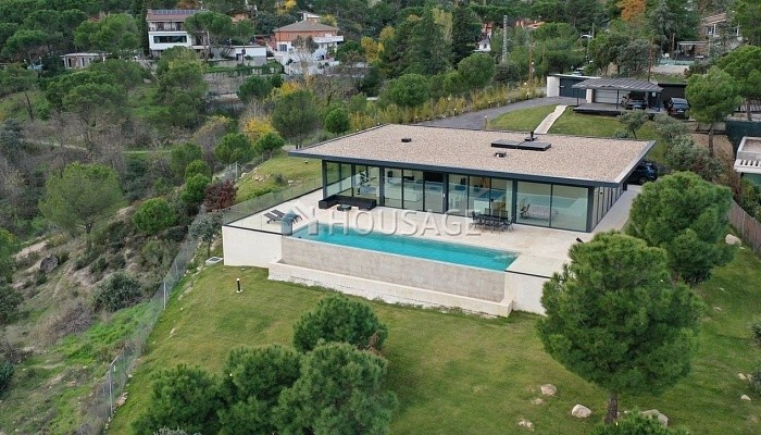 Villa en venta en Torrelodones, 367 m²