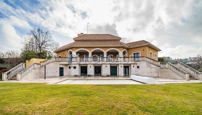 Villa a la venta en la calle Nervión 309b, Madrid