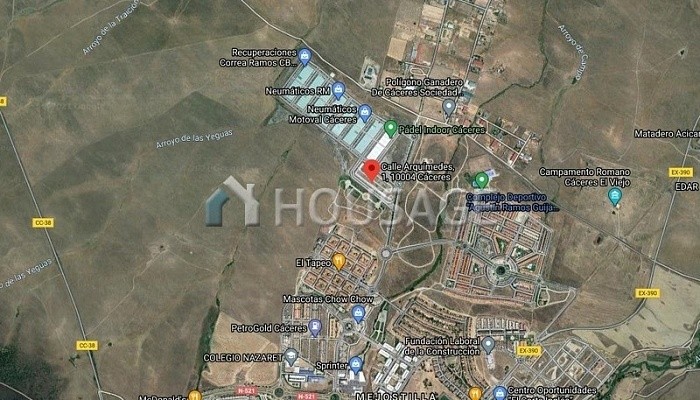 13.020m2 urban Land Industrial for sale located on arquimedes street. Cáceres for 391.300€