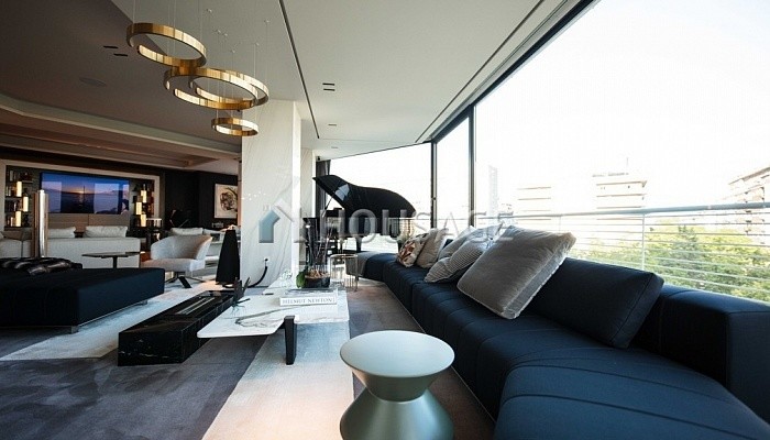 Piso de 4 habitaciones en venta en Madrid, 398 m²