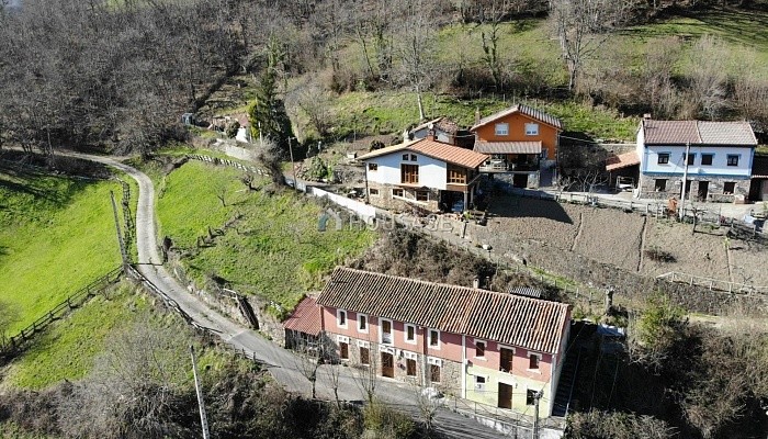 Villa en venta en Laviana, 178 m²