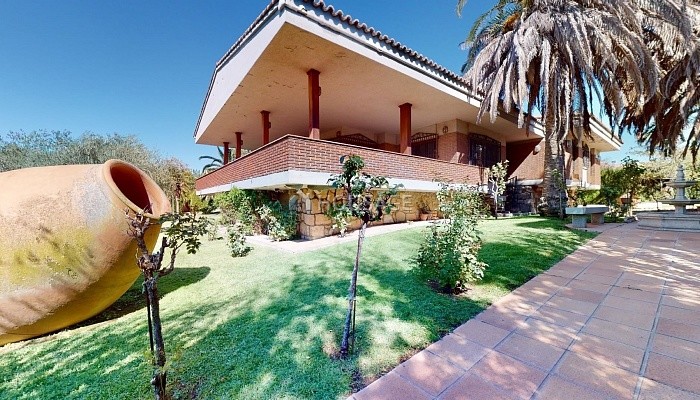 Villa en venta en Villalbilla, 684 m²