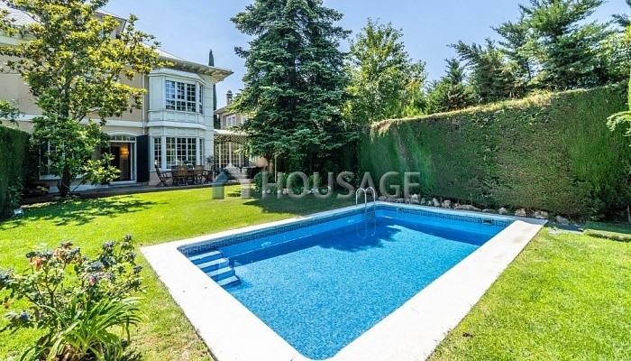 Villa de 5 habitaciones en venta en Madrid, 411 m²