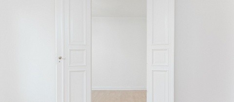 Tipos de puertas que puedes instalar en tu piso nuevo