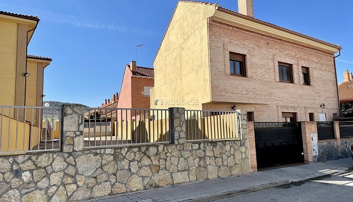 Villa en venta en Torres de la Alameda, 348 m²